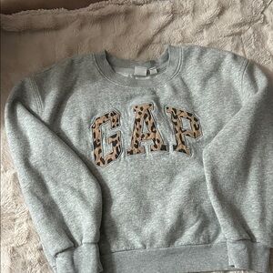 Kids Leopard Print Oversized Gap Logo Sweatshirt